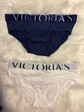 Victoria’s Secret navy blue and white panties exploded logo band cotton M
